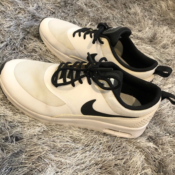 Nike Air Max Thea - Picture 2 of 5